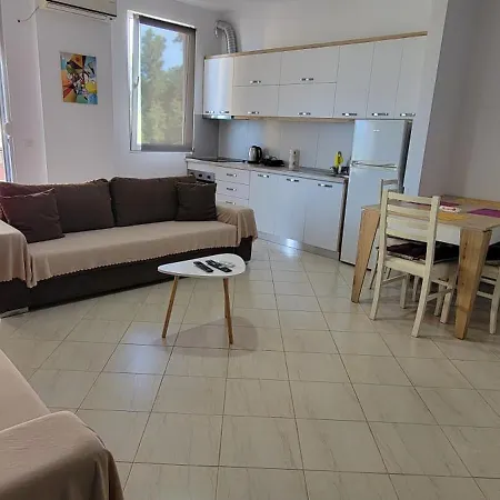 Apartment Antea 1-2 *
